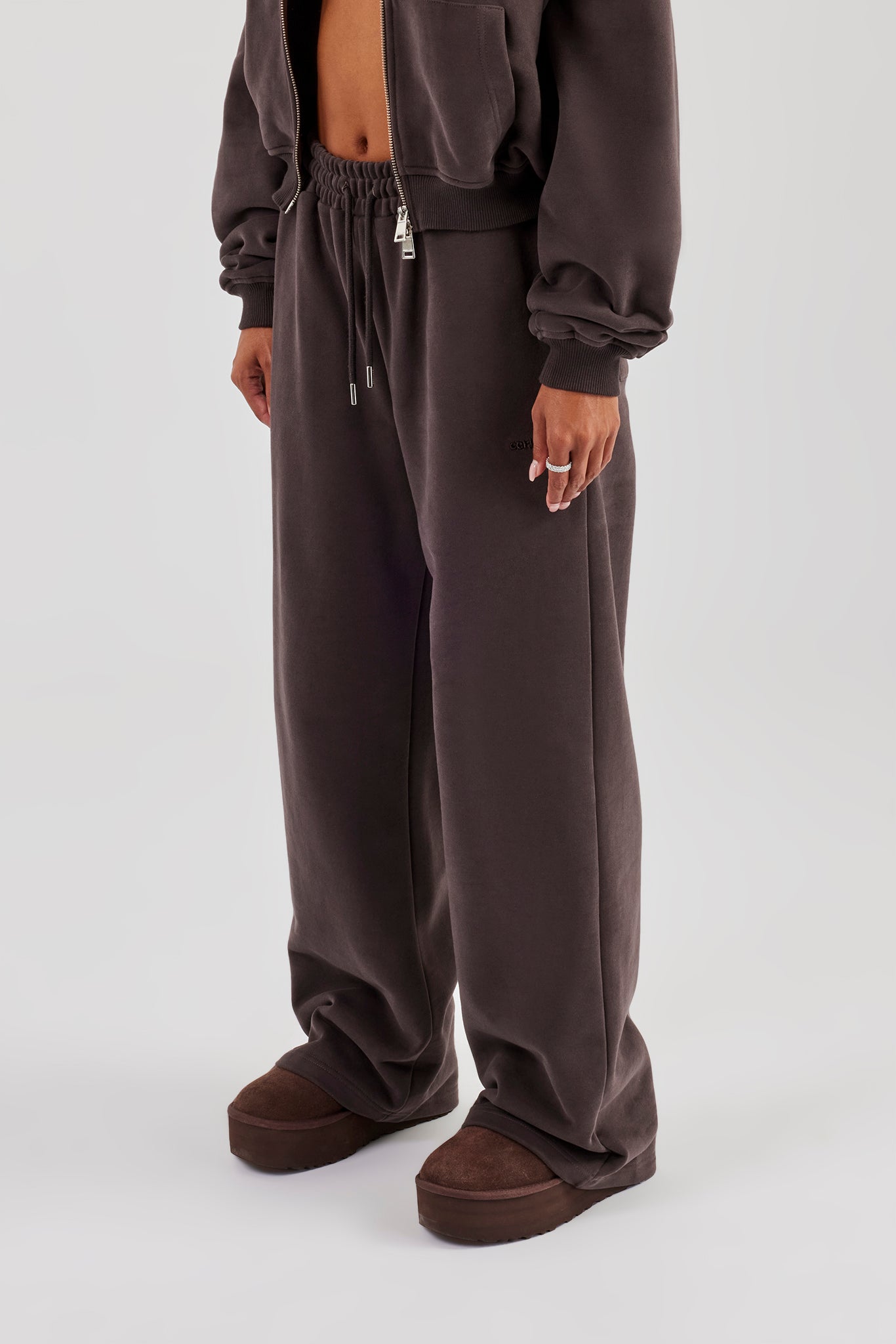 Jogginghose mit weitem Bein – Kaffee